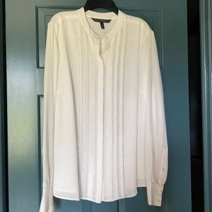 Beautiful White House Black Market off white blouse M